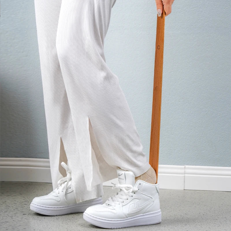 Long Handled Wooden Shoehorns 55Cm Wooden Long Handle Shoe Horn for Seinors Men Boot Jack Shoe Helper