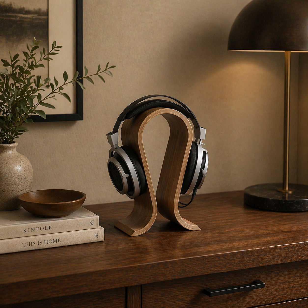 Wooden Headphone Stand – Minimalist U-Shaped Desk Holder